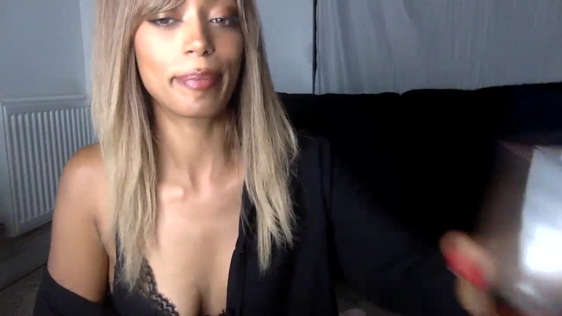 Gallery image thumbnail from MissLuna22's myfreecams stream on, 08/05/2023, 20:14 image 12 of 20