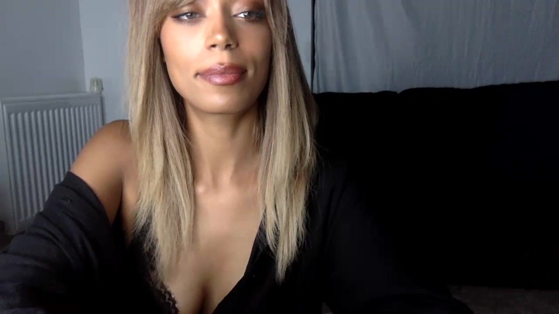 Gallery image thumbnail from MissLuna22's myfreecams stream on, 08/05/2023, 20:14 image 13 of 20