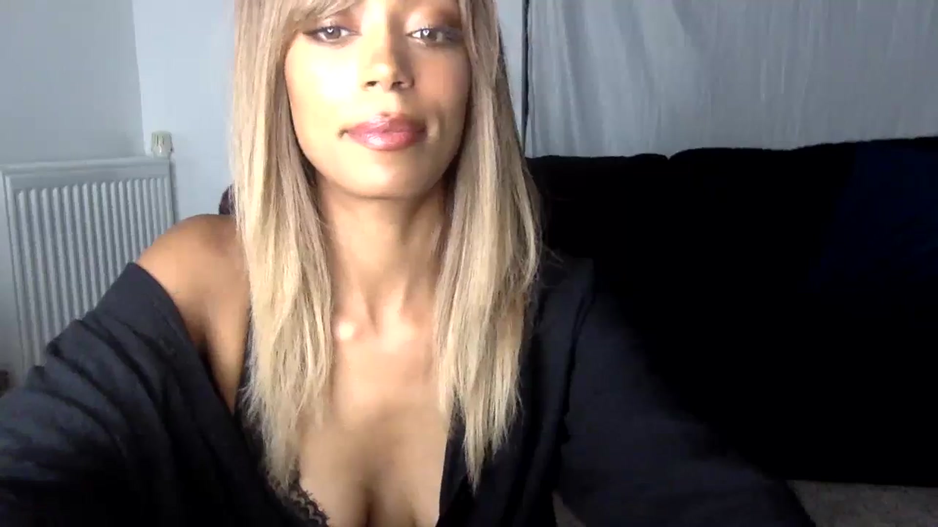 Gallery image thumbnail from MissLuna22's myfreecams stream on, 08/05/2023, 20:14 image 10 of 20