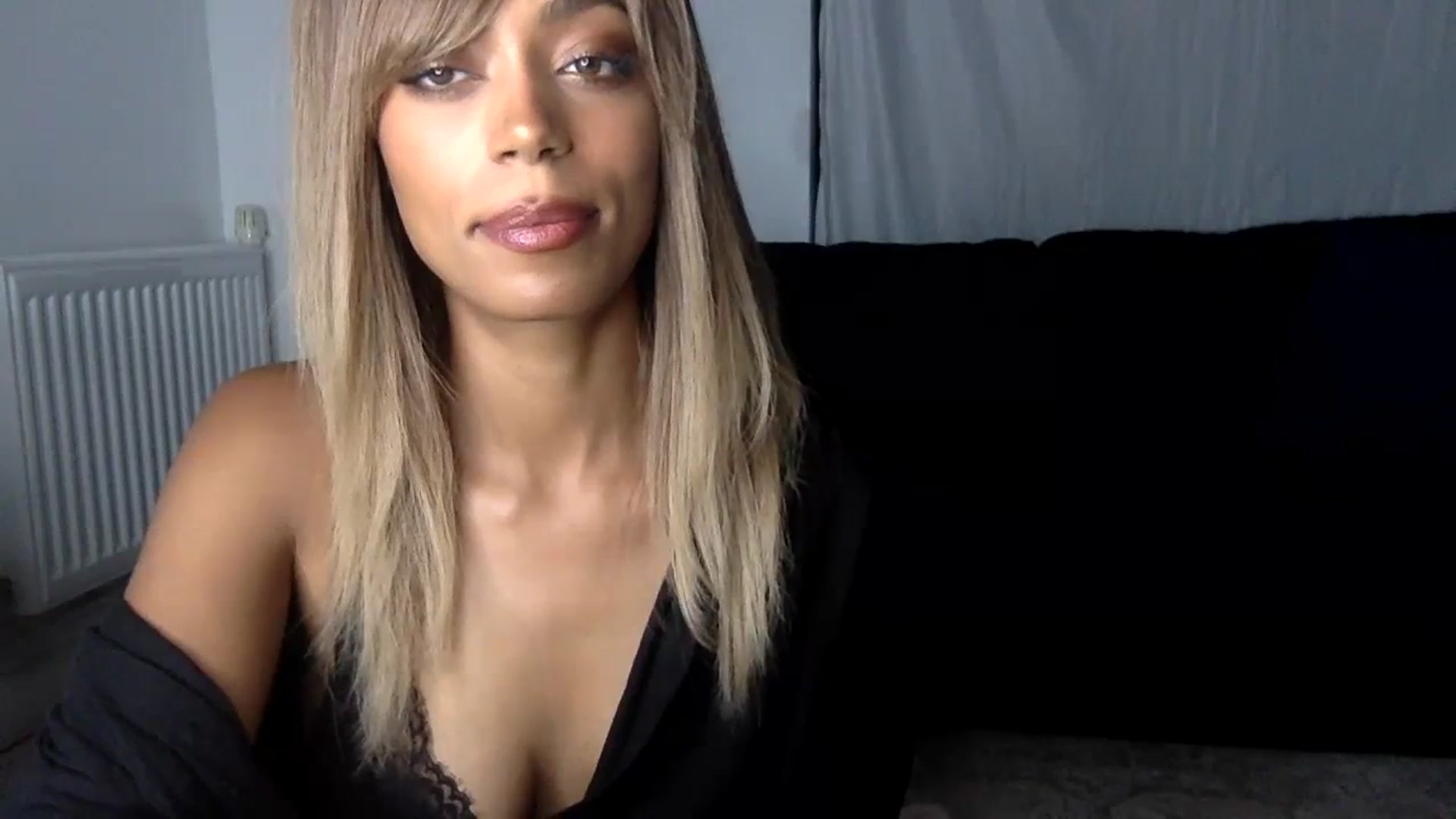 Gallery image thumbnail from MissLuna22's myfreecams stream on, 08/05/2023, 20:14 image 15 of 20