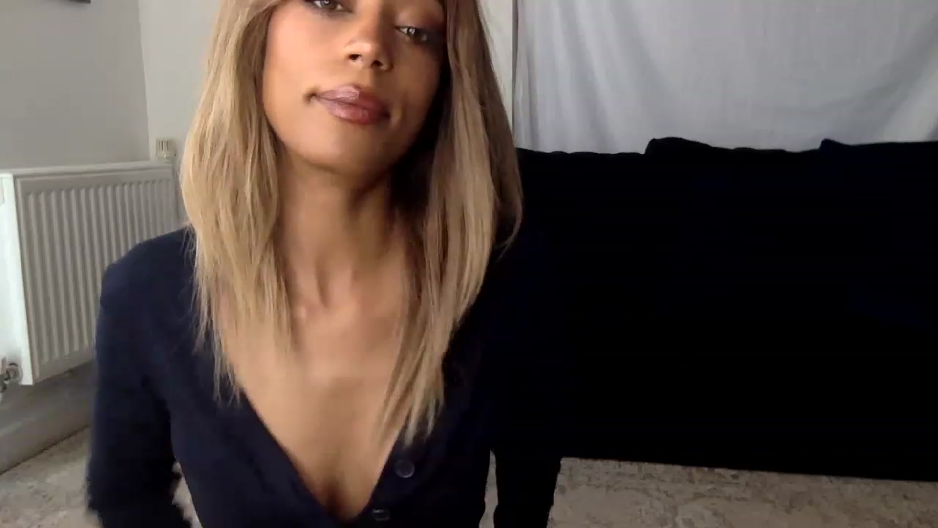 Gallery image thumbnail from MissLuna22's myfreecams stream on, 08/13/2023, 13:49 image 13 of 20