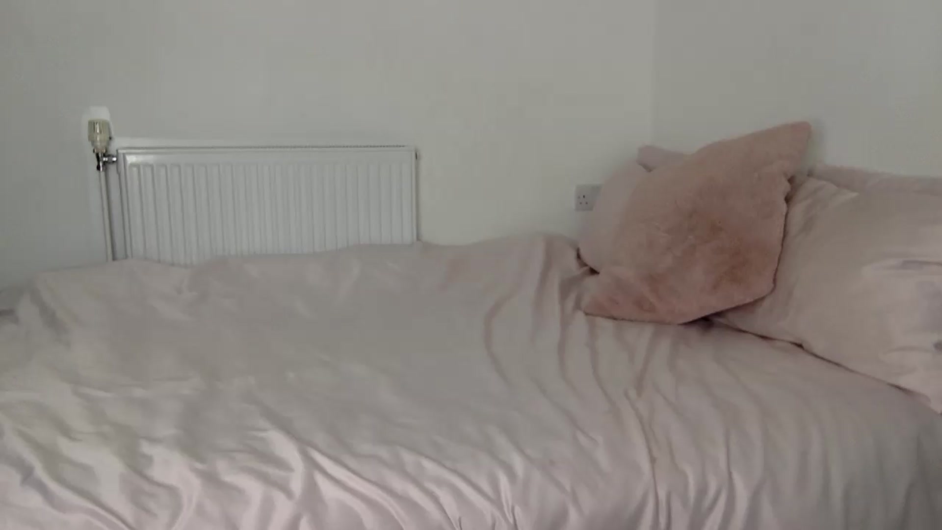 Gallery image thumbnail from MissLuna22's myfreecams stream on, 09/15/2023, 11:29 image 10 of 20