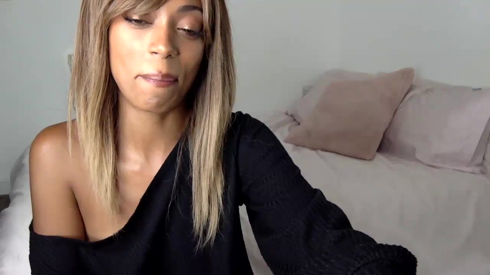 Gallery image thumbnail from MissLuna22's myfreecams stream on, 09/28/2023, 12:34 image 5 of 20