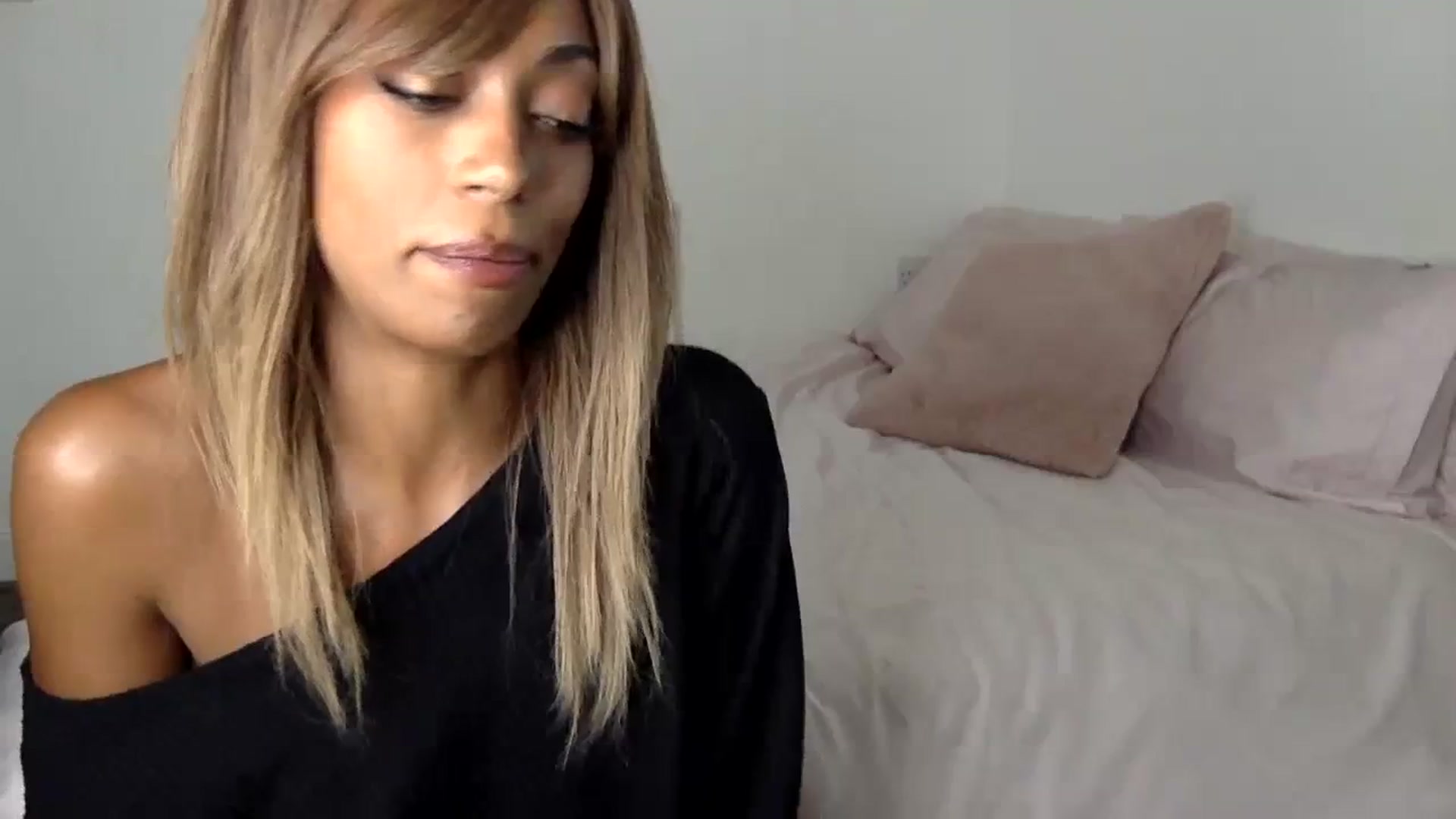 Gallery image thumbnail from MissLuna22's myfreecams stream on, 09/28/2023, 12:34 image 18 of 20