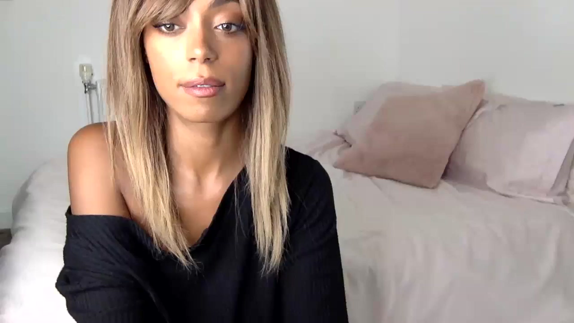 Gallery image thumbnail from MissLuna22's myfreecams stream on, 09/28/2023, 12:34 image 3 of 20