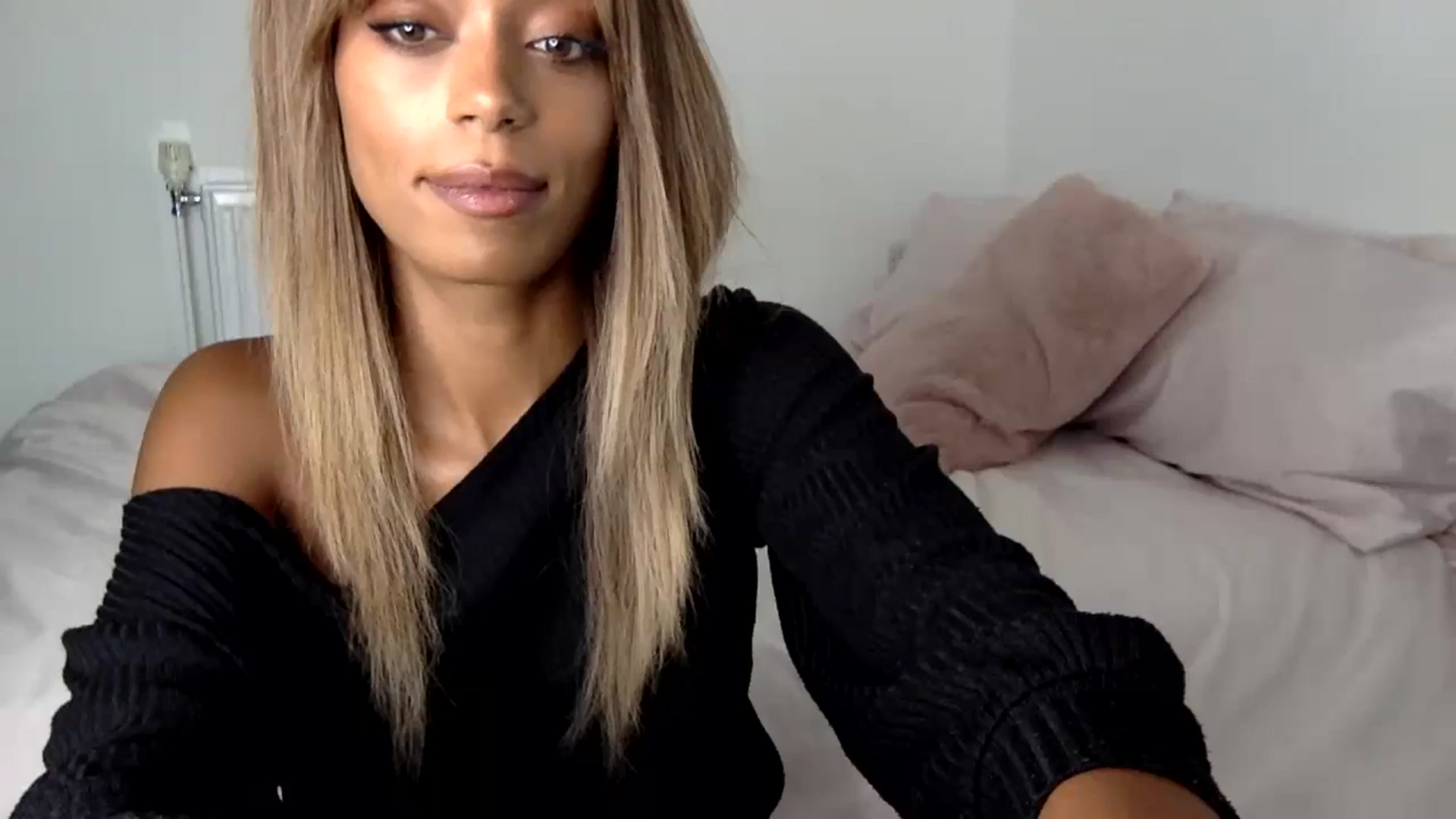 Gallery image thumbnail from MissLuna22's myfreecams stream on, 10/05/2023, 12:08 image 13 of 20