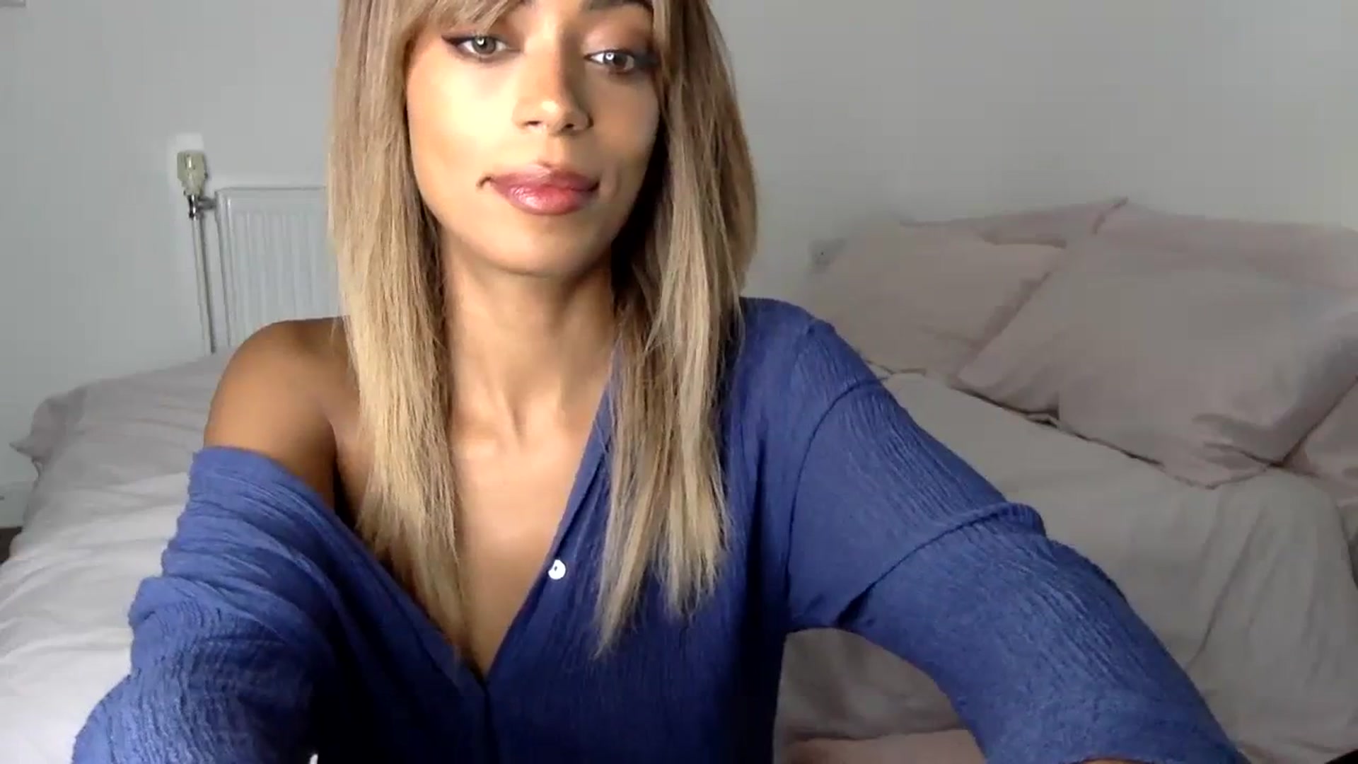 Gallery image thumbnail from MissLuna22's myfreecams stream on, 11/27/2023, 12:57 image 11 of 20