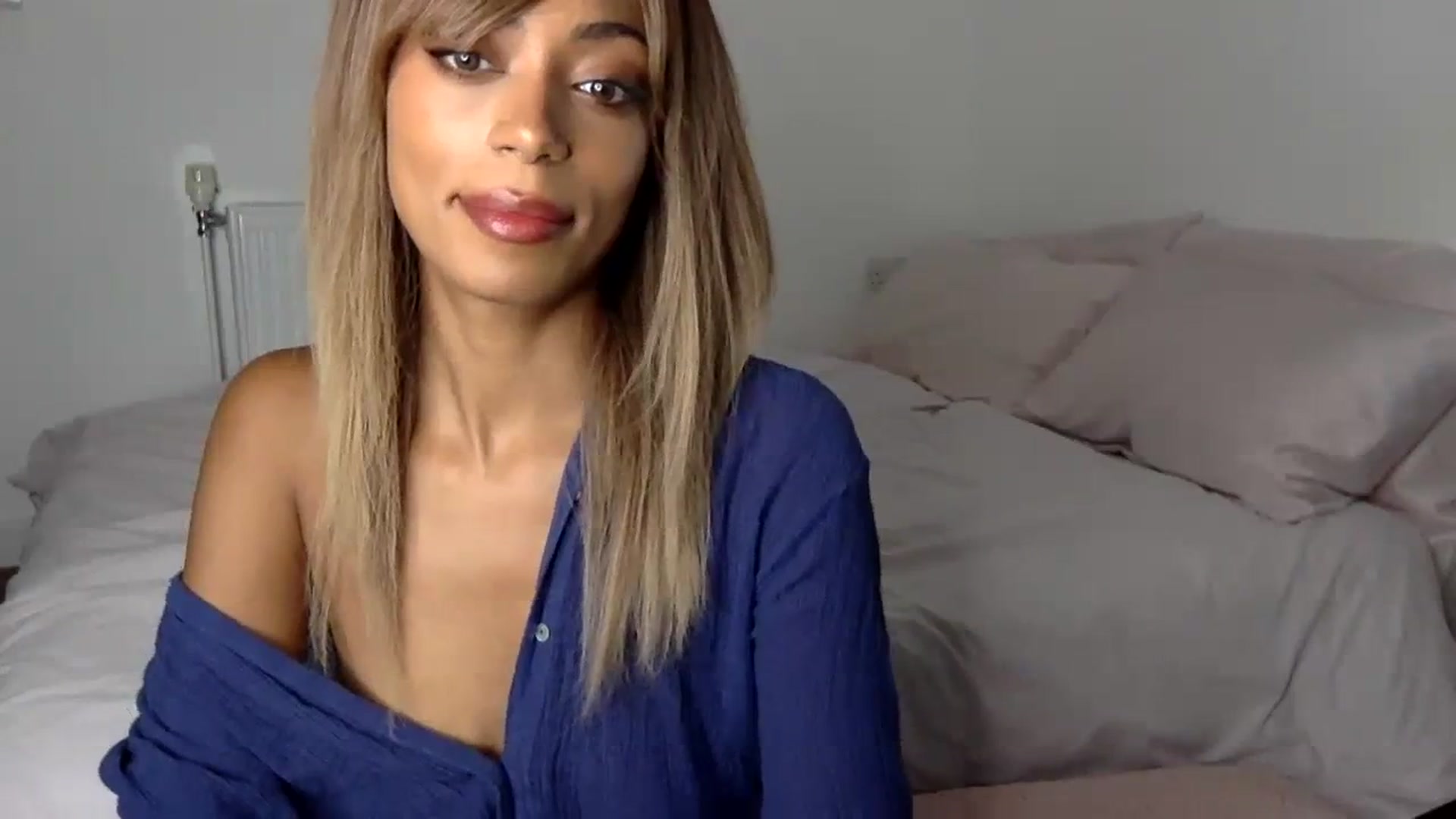 Gallery image thumbnail from MissLuna22's myfreecams stream on, 11/27/2023, 12:57 image 10 of 20