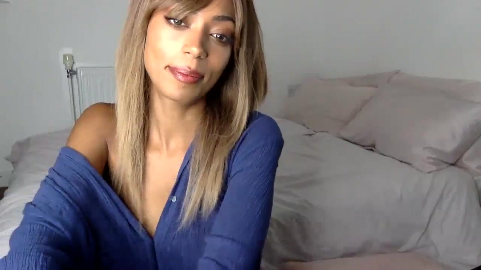 Gallery image thumbnail from MissLuna22's myfreecams stream on, 11/27/2023, 12:57 image 14 of 20
