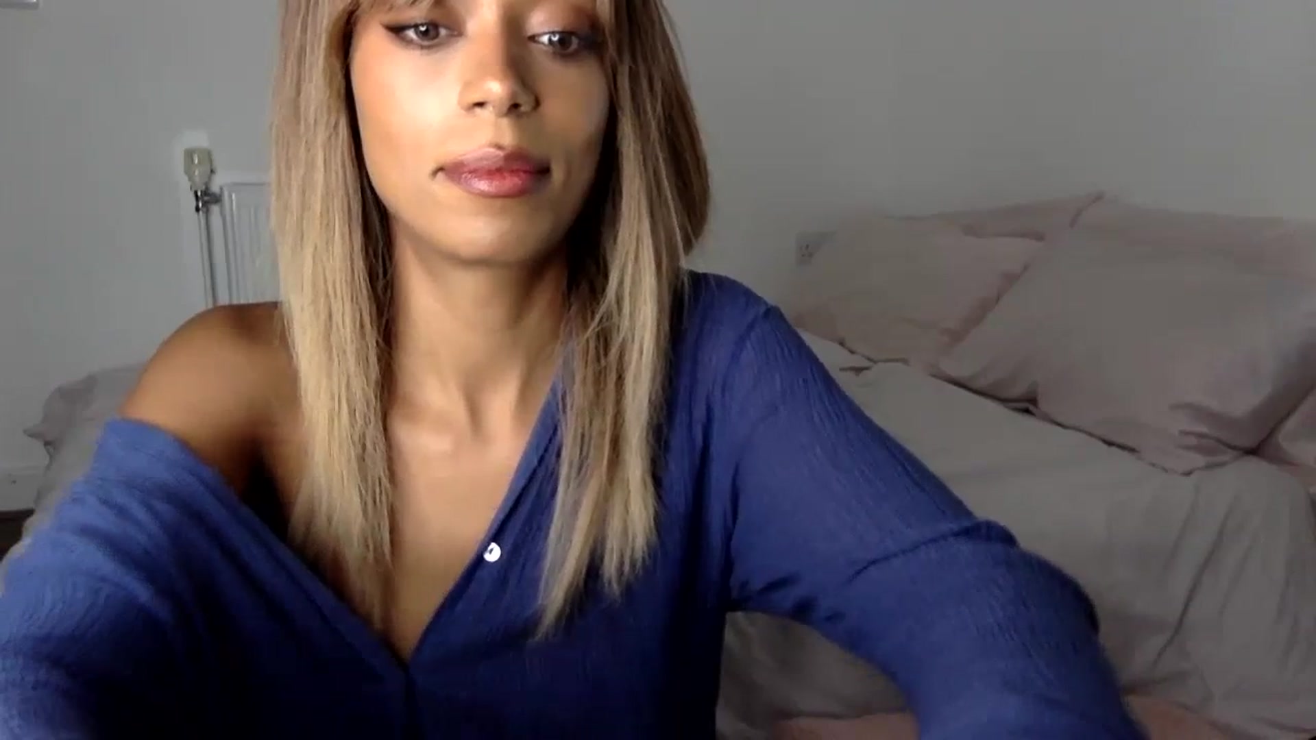 Gallery image thumbnail from MissLuna22's myfreecams stream on, 11/27/2023, 12:57 image 20 of 20