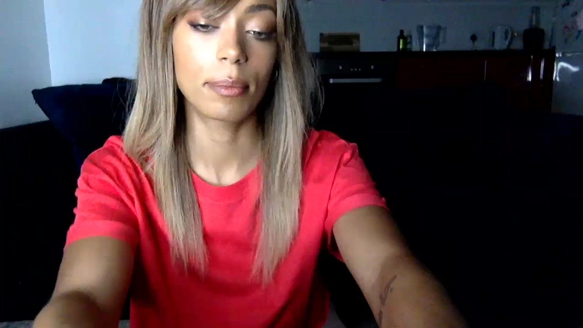 Gallery image thumbnail from MissLuna22's myfreecams stream on, 12/16/2023, 19:59 image 10 of 20
