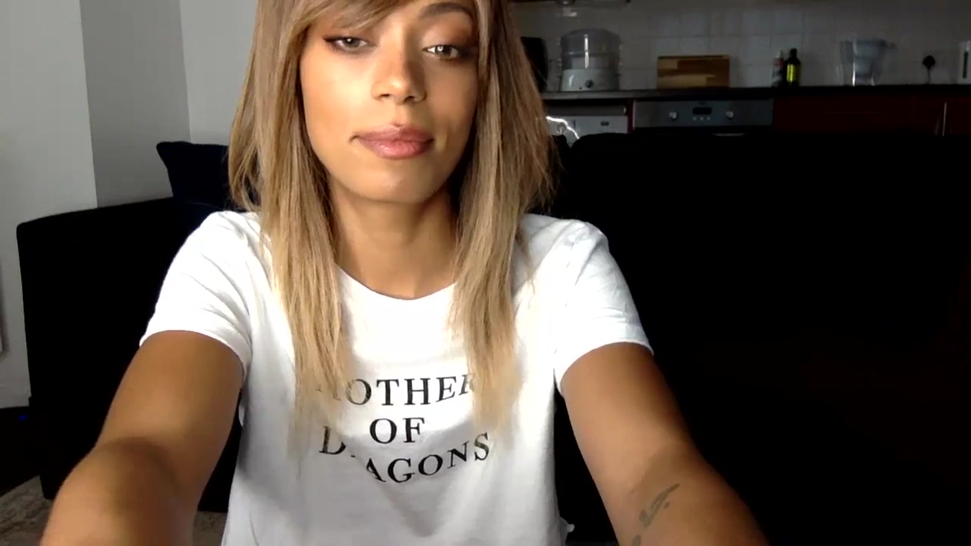 Gallery image thumbnail from MissLuna22's myfreecams stream on, 12/18/2023, 13:43 image 17 of 20