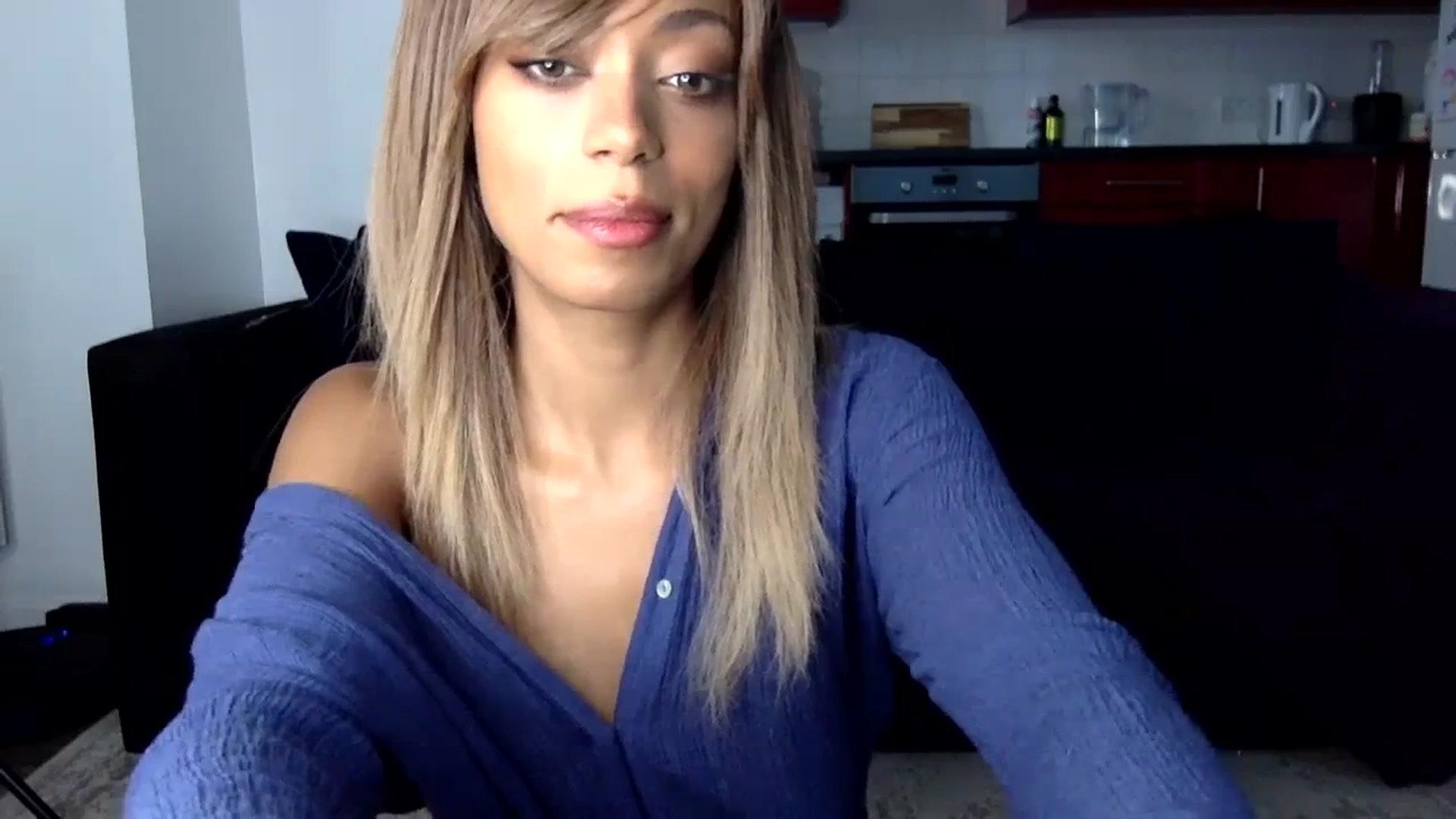 Gallery image thumbnail from MissLuna22's myfreecams stream on, 12/19/2023, 14:04 image 4 of 20