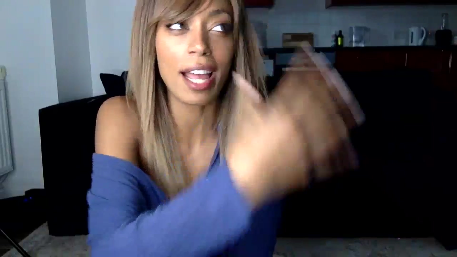 Gallery image thumbnail from MissLuna22's myfreecams stream on, 12/19/2023, 14:04 image 13 of 20