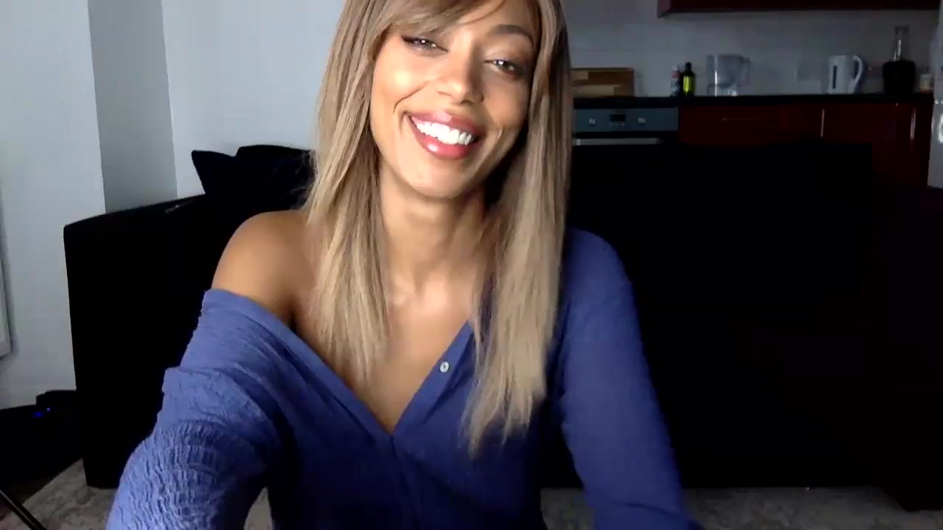 Gallery image thumbnail from MissLuna22's myfreecams stream on, 12/19/2023, 14:04 image 1 of 20
