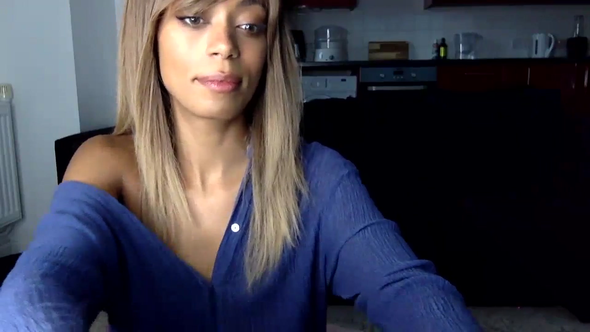 Gallery image thumbnail from MissLuna22's myfreecams stream on, 12/19/2023, 14:04 image 20 of 20