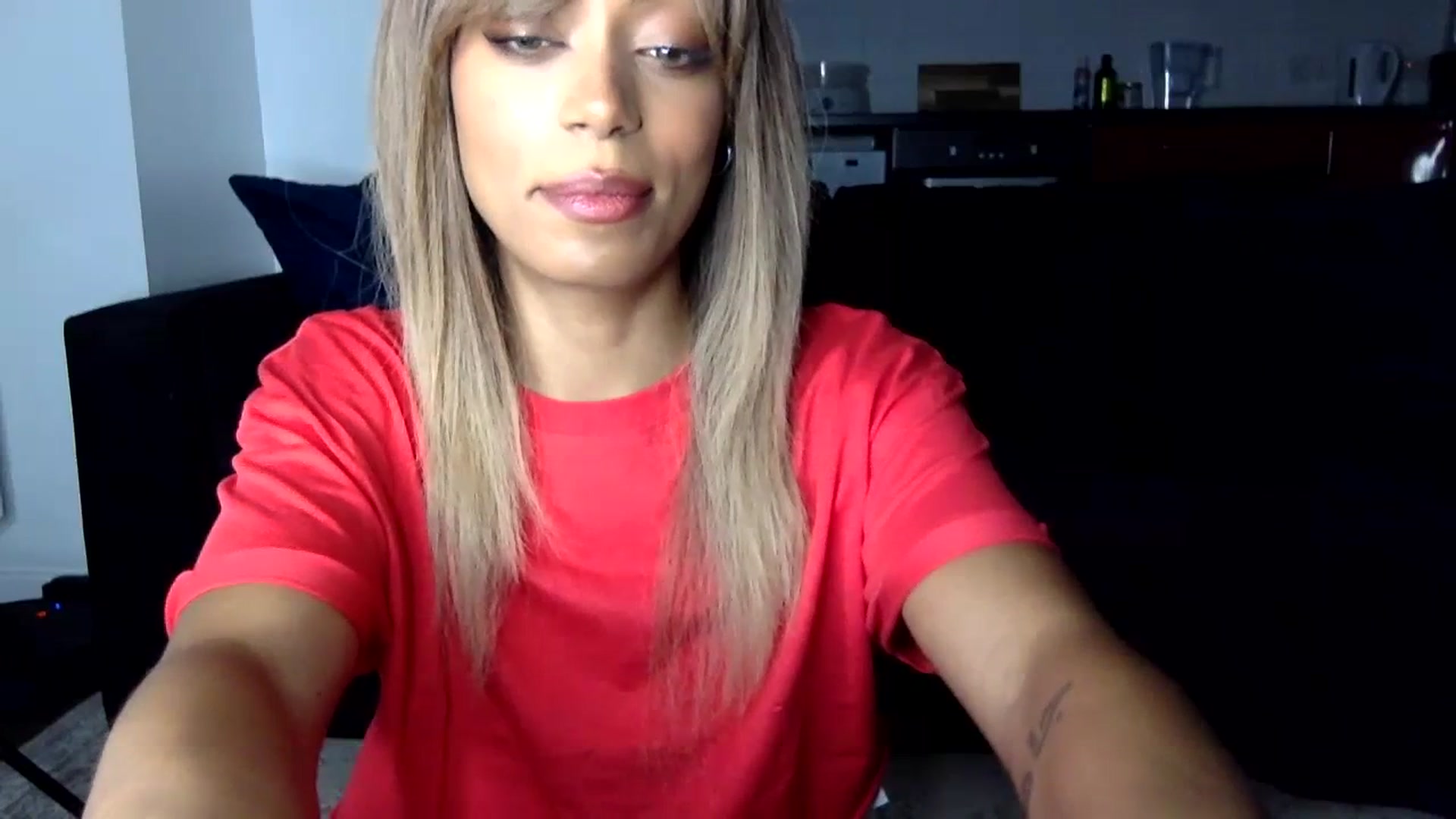 Gallery image thumbnail from MissLuna22's myfreecams stream on, 12/27/2023, 16:06 image 8 of 20