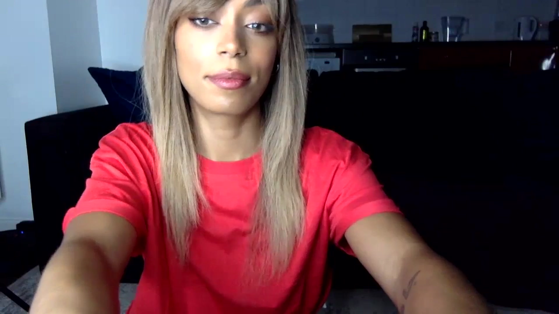 Gallery image thumbnail from MissLuna22's myfreecams stream on, 12/27/2023, 16:06 image 6 of 20