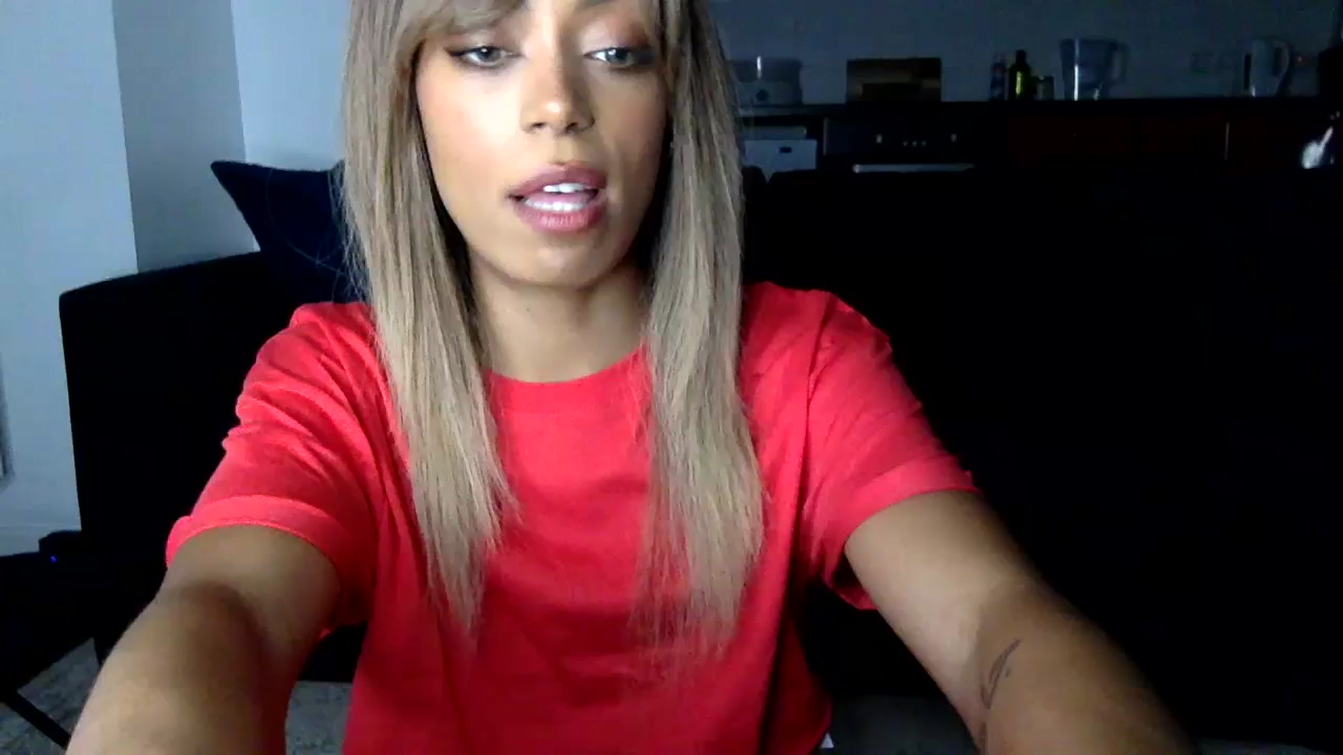 Gallery image thumbnail from MissLuna22's myfreecams stream on, 12/27/2023, 16:06 image 12 of 20
