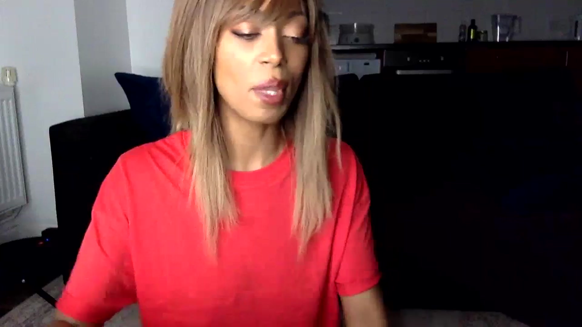 Gallery image thumbnail from MissLuna22's myfreecams stream on, 12/27/2023, 17:09 image 4 of 20