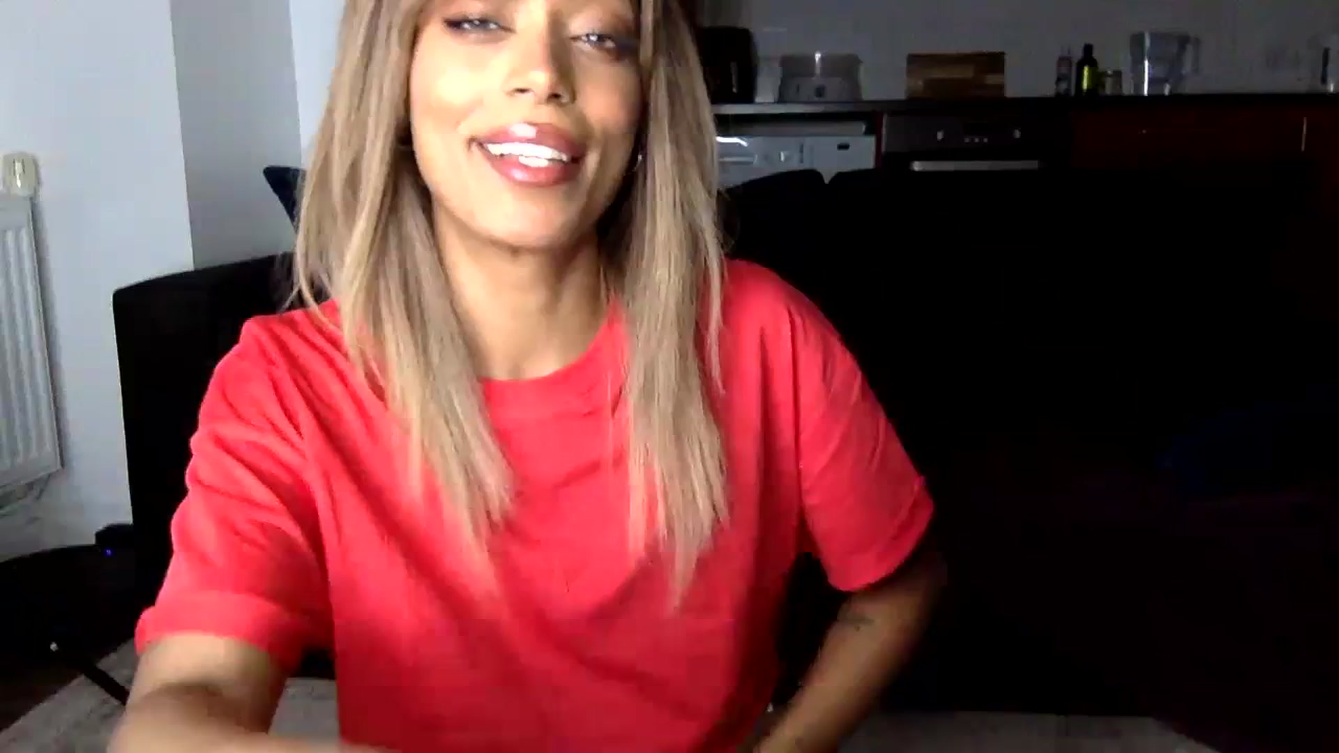 Gallery image thumbnail from MissLuna22's myfreecams stream on, 12/27/2023, 17:09 image 19 of 20