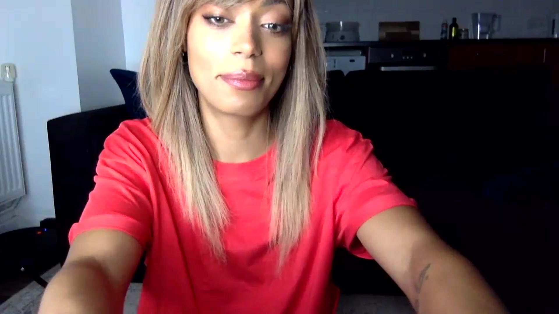 Gallery image thumbnail from MissLuna22's myfreecams stream on, 12/27/2023, 17:09 image 11 of 20