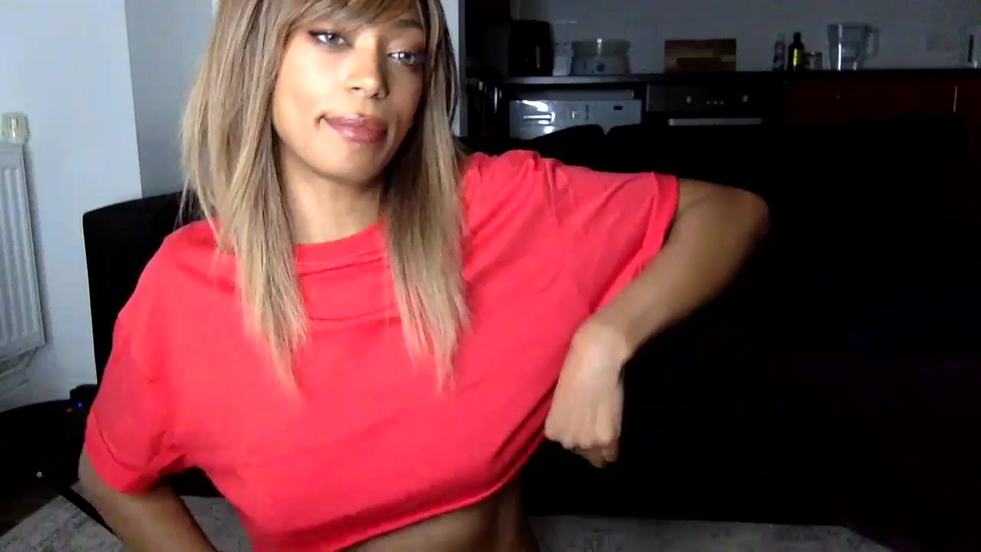 Gallery image thumbnail from MissLuna22's myfreecams stream on, 12/27/2023, 17:09 image 12 of 20