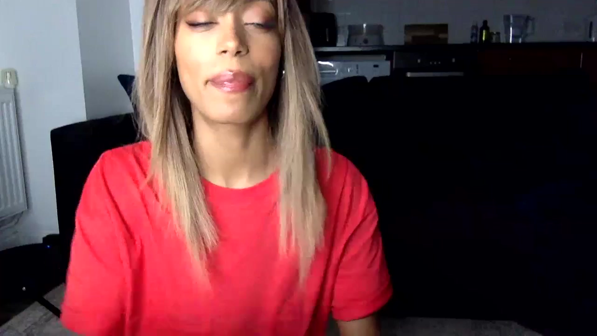 Gallery image thumbnail from MissLuna22's myfreecams stream on, 12/27/2023, 17:09 image 1 of 20