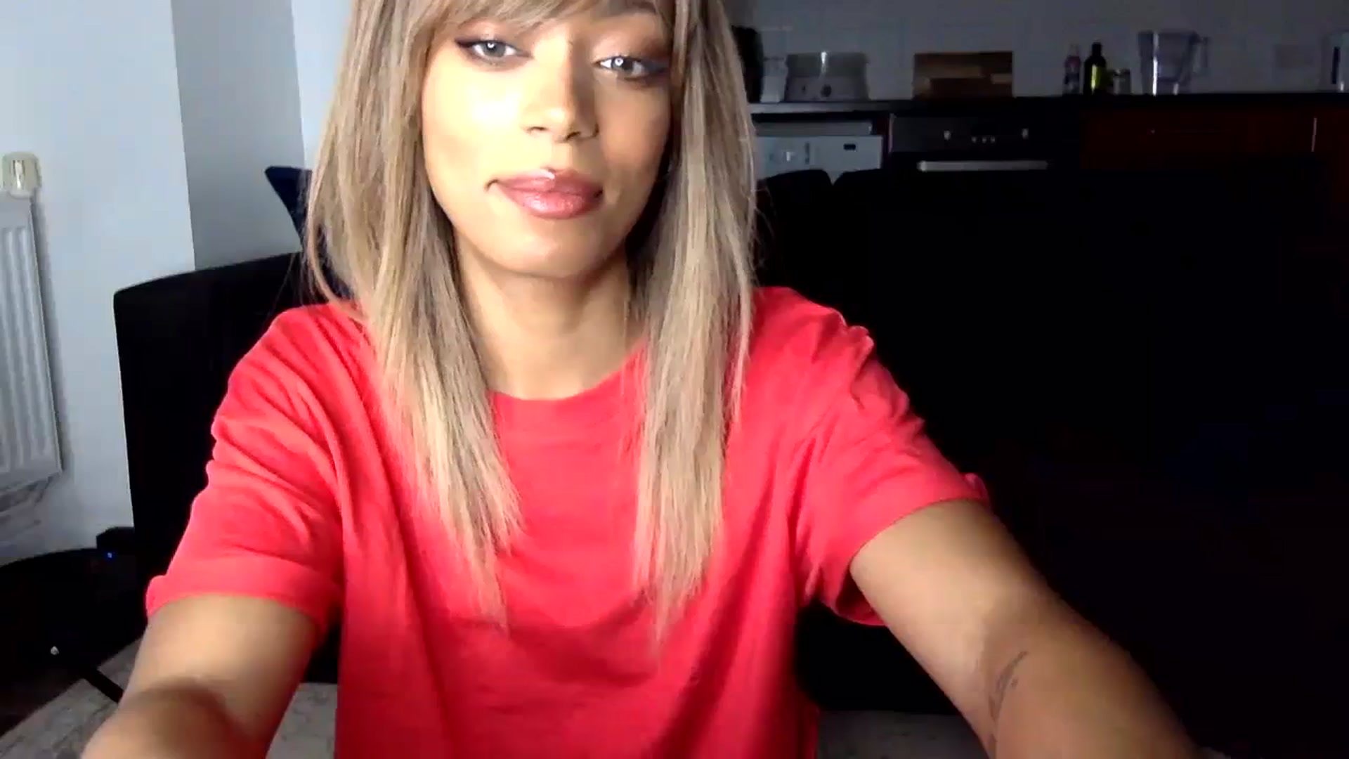 Gallery image thumbnail from MissLuna22's myfreecams stream on, 12/27/2023, 17:09 image 9 of 20