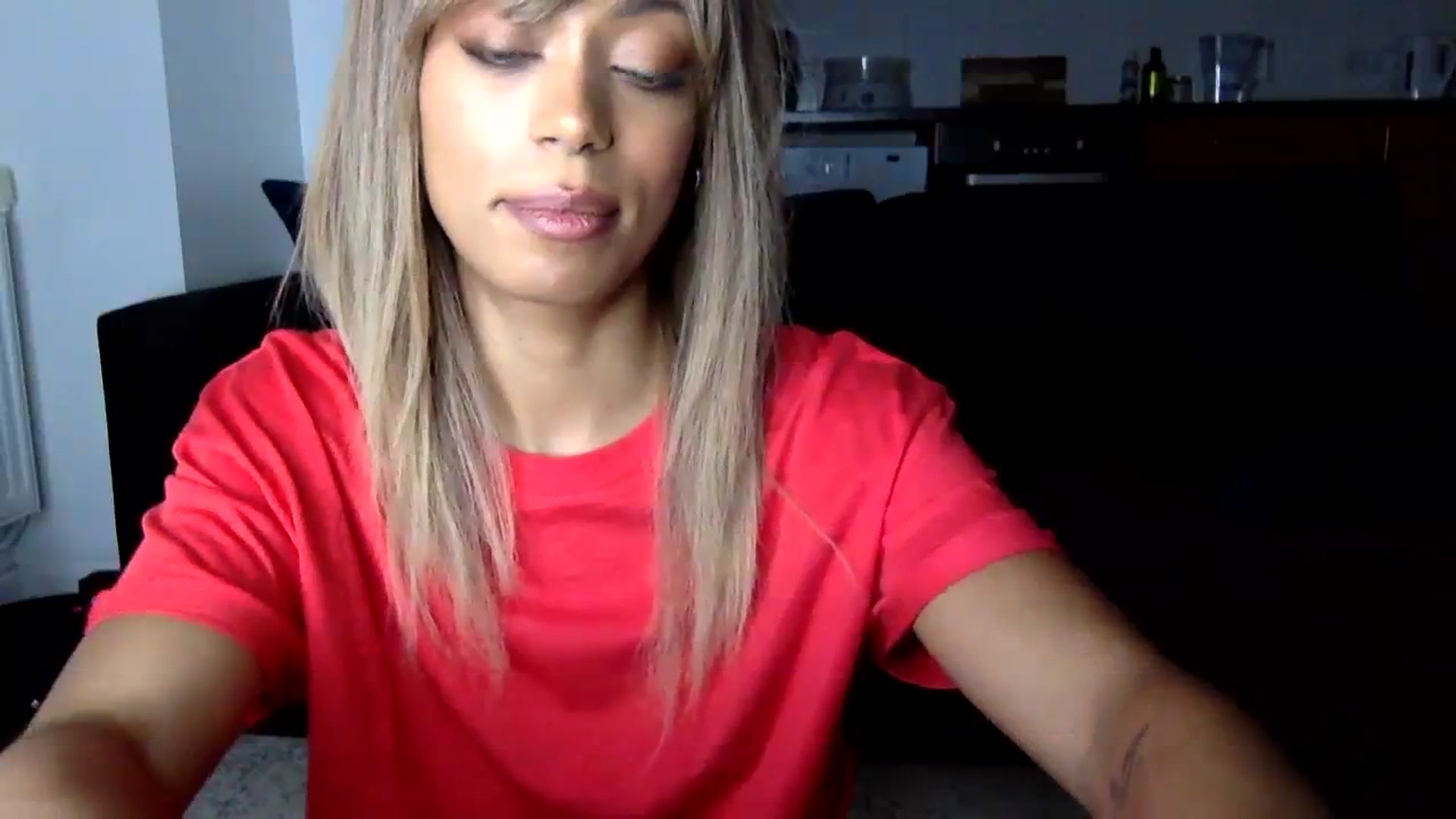 Gallery image thumbnail from MissLuna22's myfreecams stream on, 12/27/2023, 18:02 image 14 of 20