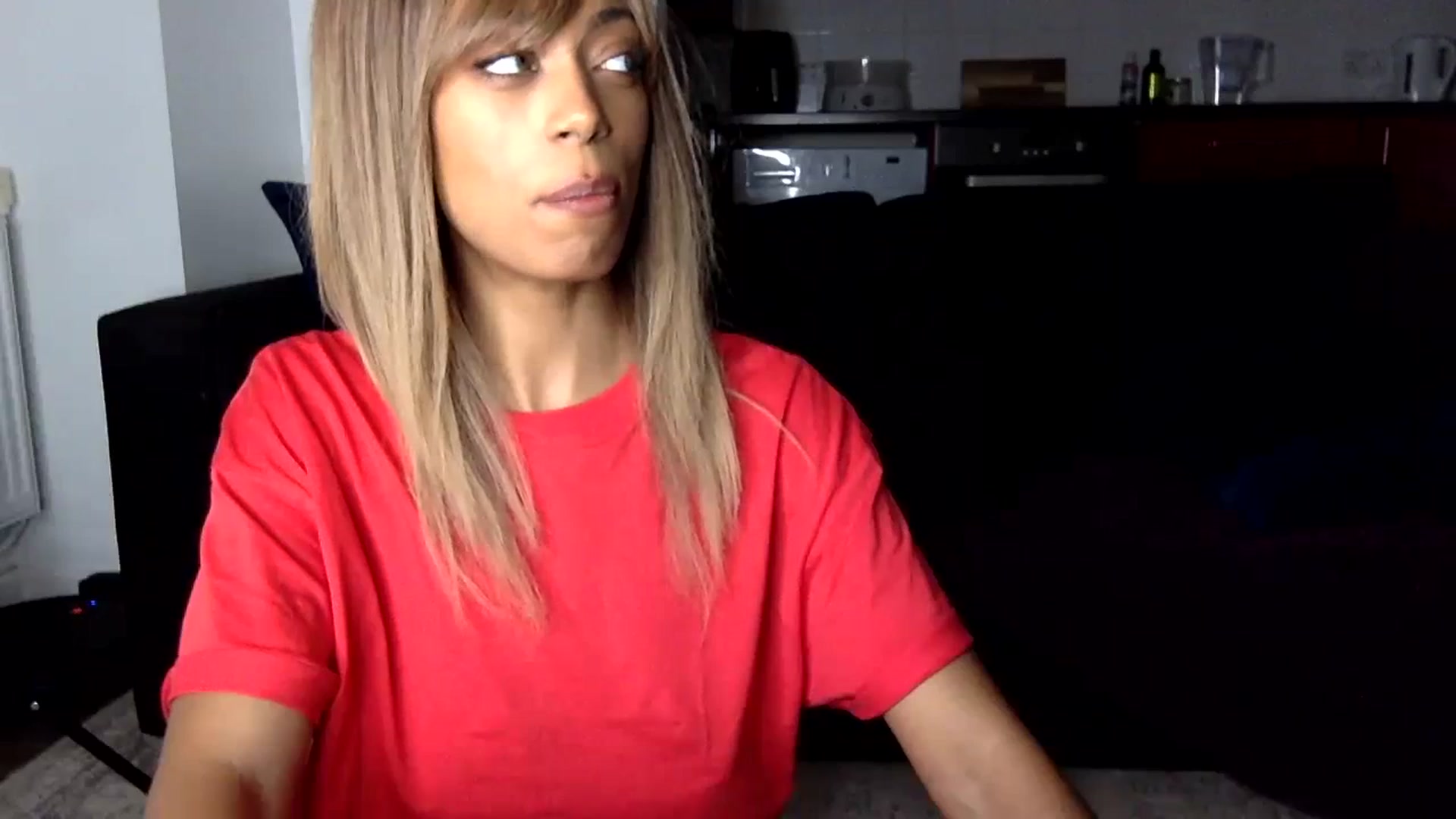 Gallery image thumbnail from MissLuna22's myfreecams stream on, 12/27/2023, 18:02 image 13 of 20