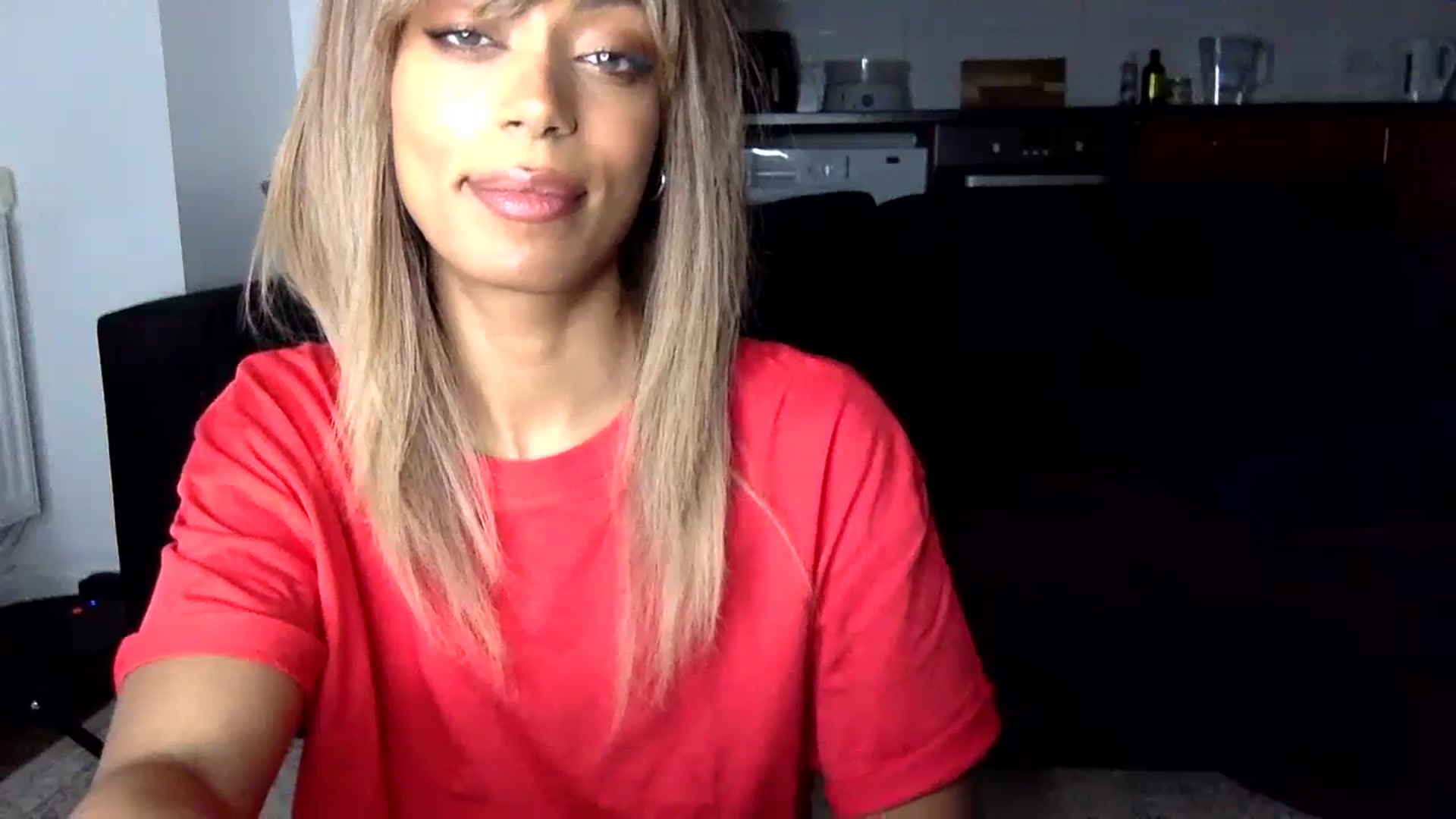 Gallery image thumbnail from MissLuna22's myfreecams stream on, 12/27/2023, 18:02 image 17 of 20
