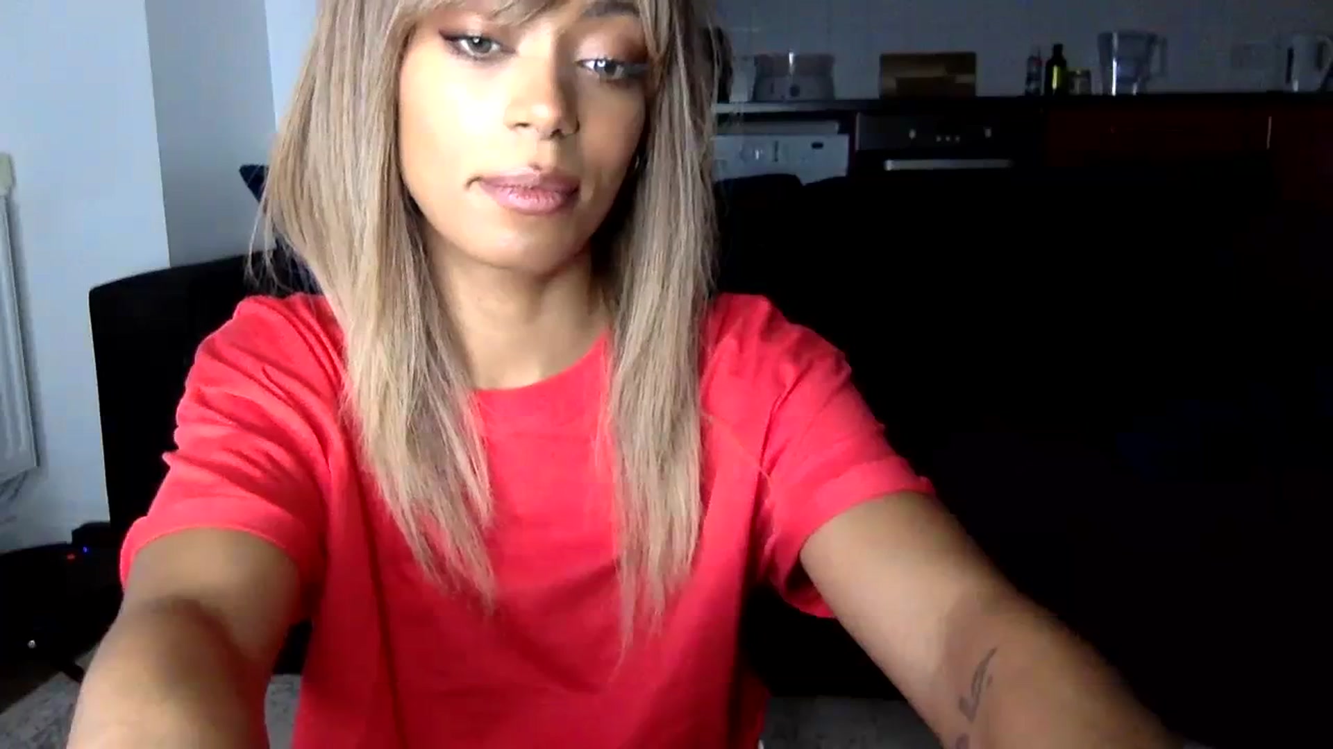 Gallery image thumbnail from MissLuna22's myfreecams stream on, 12/27/2023, 18:02 image 18 of 20