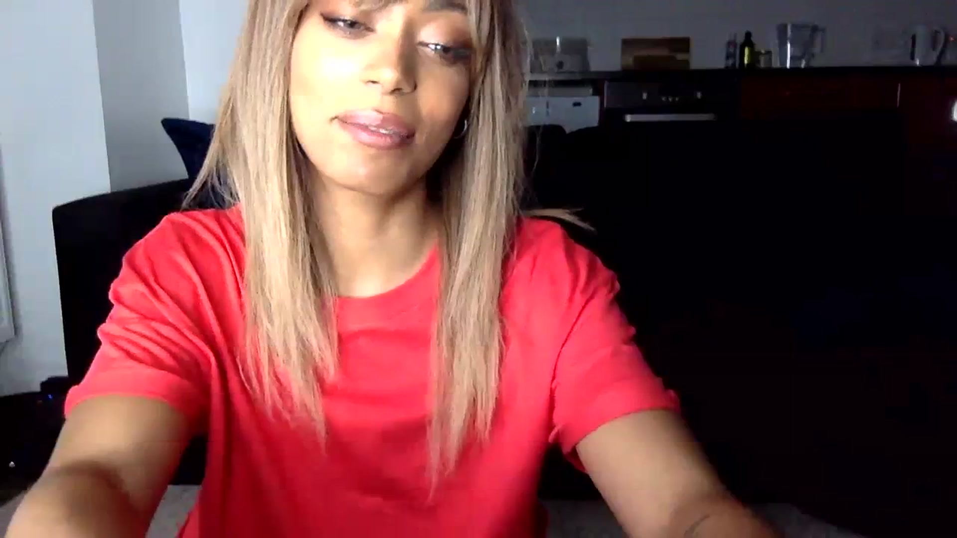 Gallery image thumbnail from MissLuna22's myfreecams stream on, 12/27/2023, 18:16 image 11 of 20