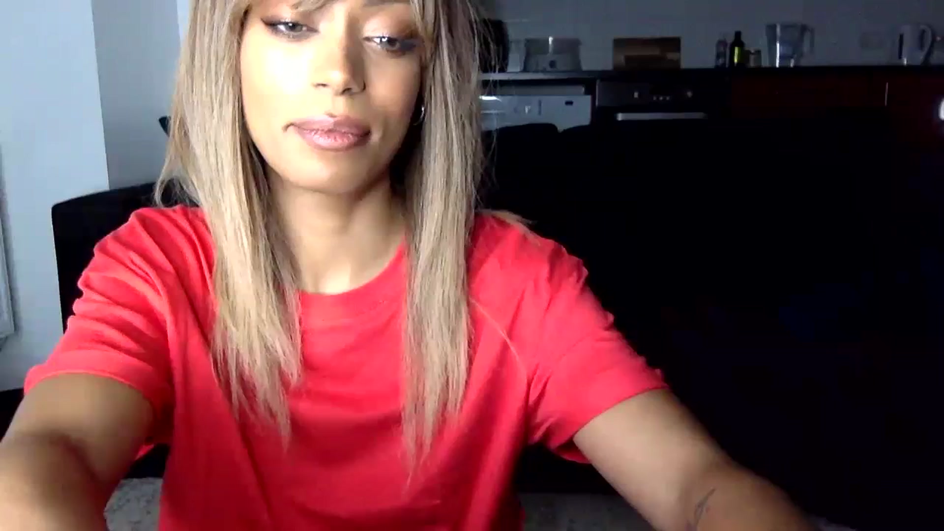 Gallery image thumbnail from MissLuna22's myfreecams stream on, 12/27/2023, 18:16 image 10 of 20