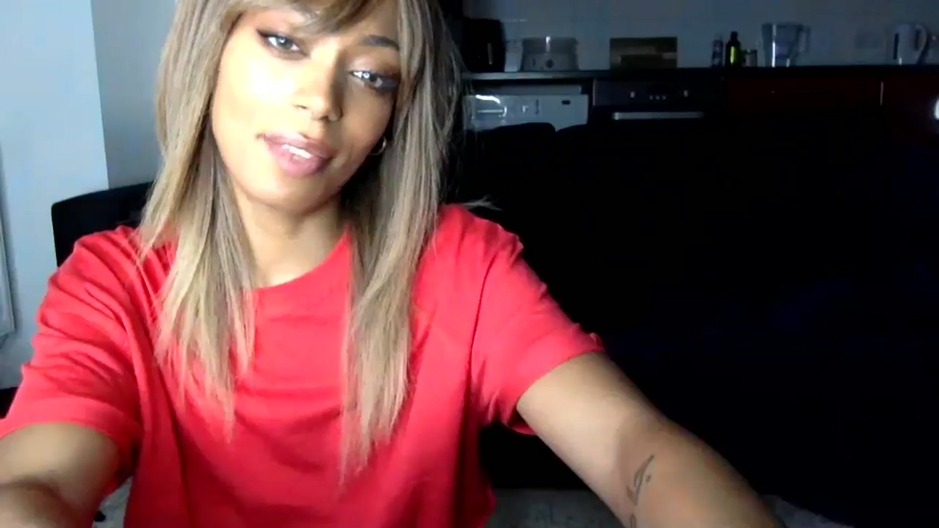 Gallery image thumbnail from MissLuna22's myfreecams stream on, 12/27/2023, 18:16 image 13 of 20