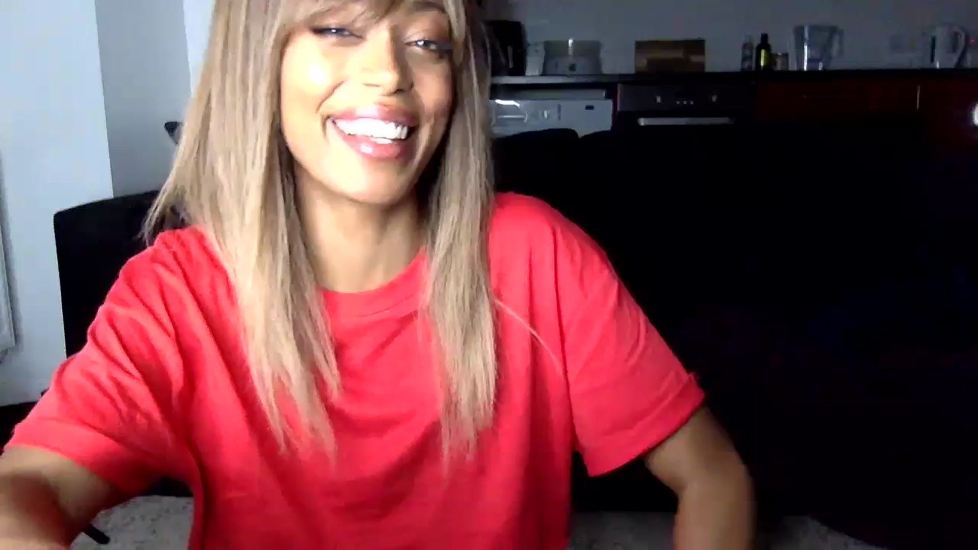 Gallery image thumbnail from MissLuna22's myfreecams stream on, 12/27/2023, 18:16 image 5 of 20