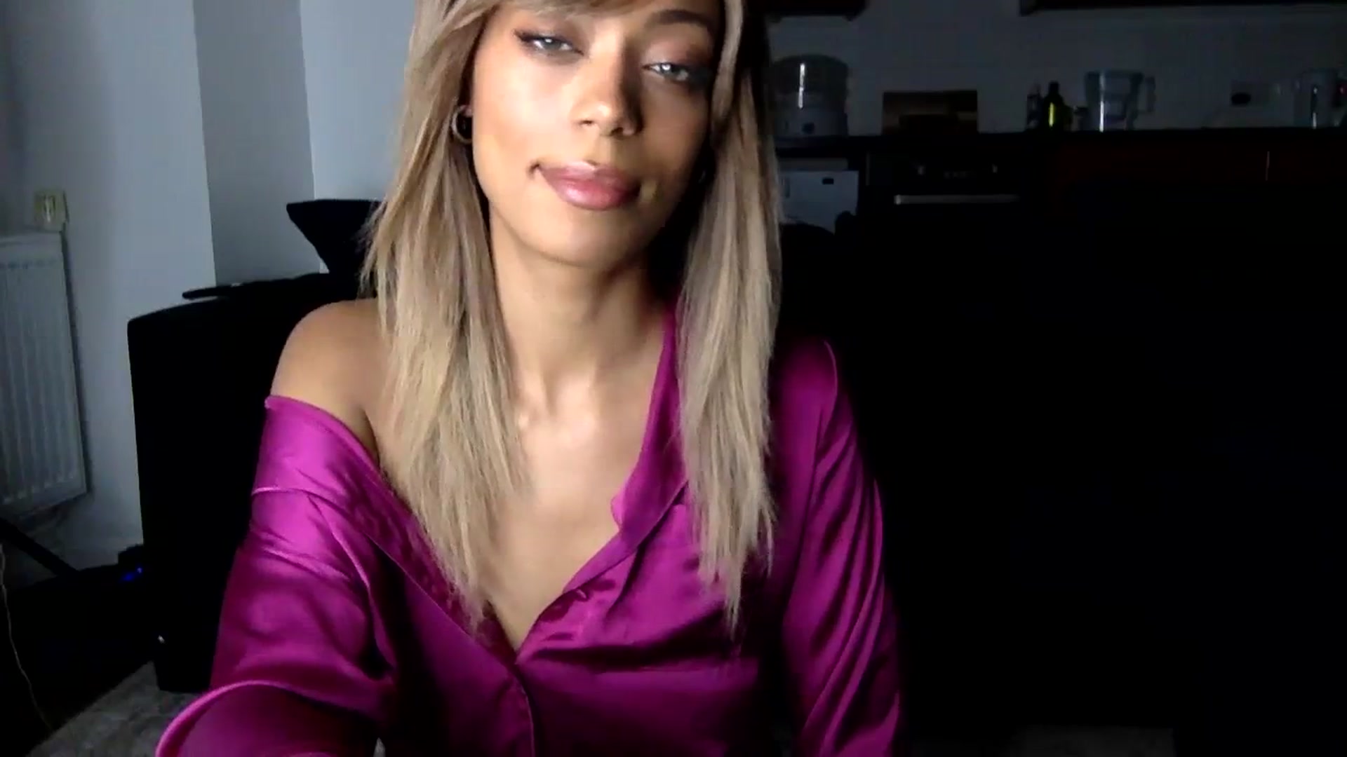 Gallery image thumbnail from MissLuna22's myfreecams stream on, 01/07/2024, 17:15 image 3 of 20