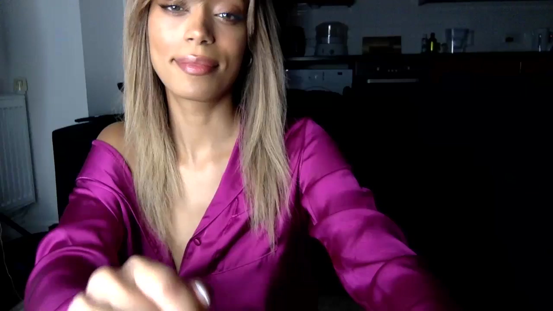 Gallery image thumbnail from MissLuna22's myfreecams stream on, 01/07/2024, 17:15 image 1 of 20