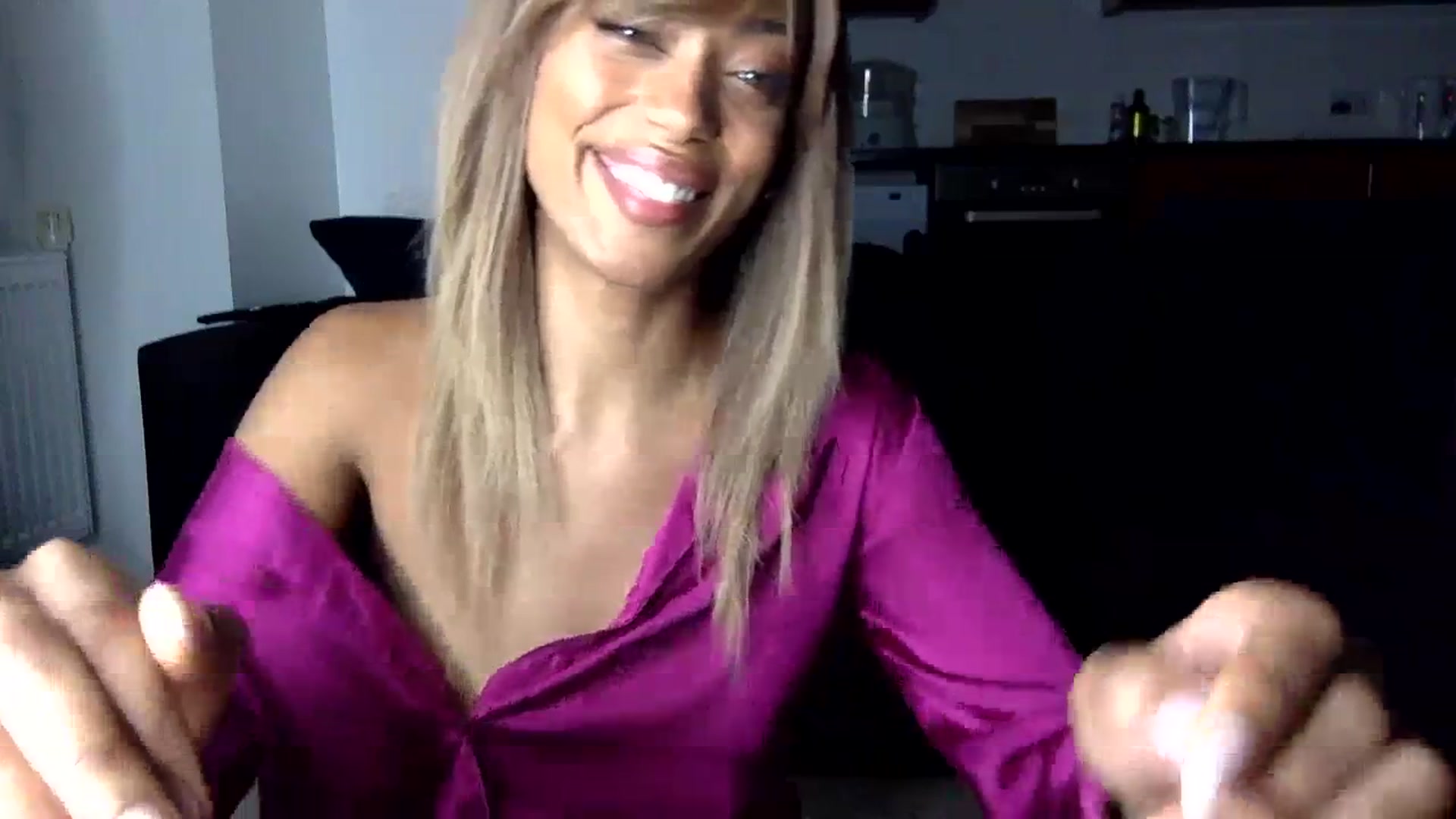 Gallery image thumbnail from MissLuna22's myfreecams stream on, 01/07/2024, 17:15 image 17 of 20