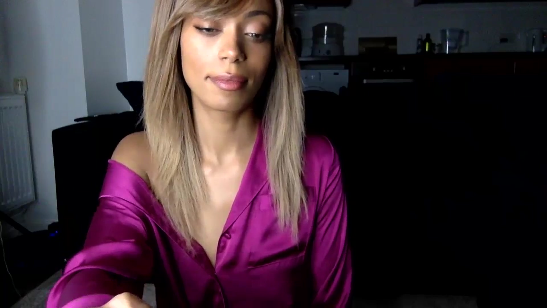 Gallery image thumbnail from MissLuna22's myfreecams stream on, 01/07/2024, 17:15 image 4 of 20