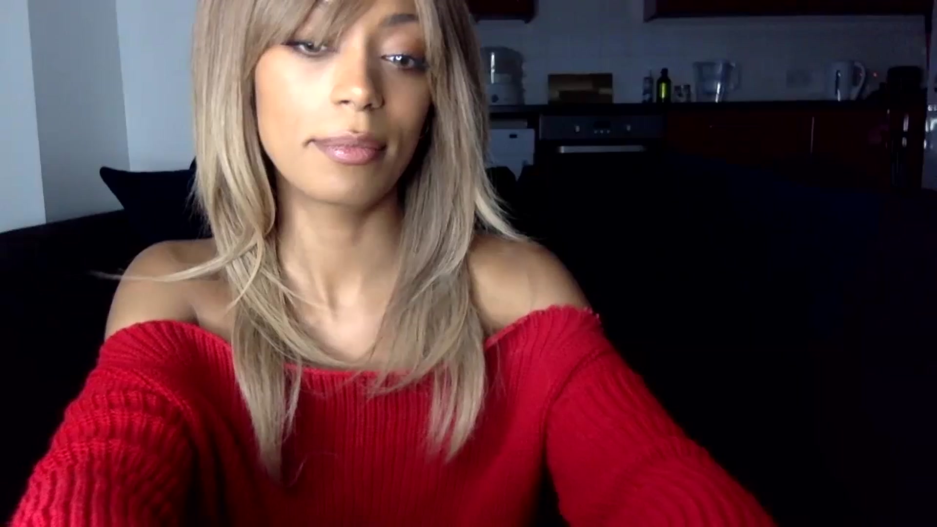 Gallery image thumbnail from MissLuna22's myfreecams stream on, 01/21/2024, 16:37 image 10 of 20