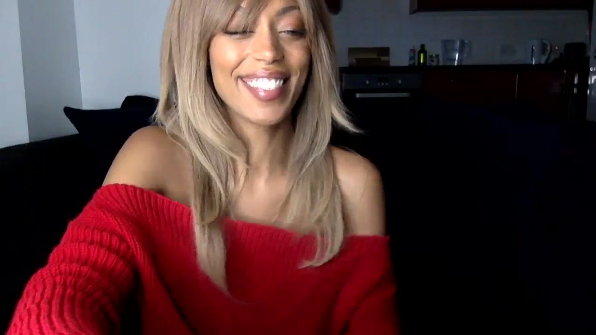 Gallery image thumbnail from MissLuna22's myfreecams stream on, 01/21/2024, 16:37 image 13 of 20