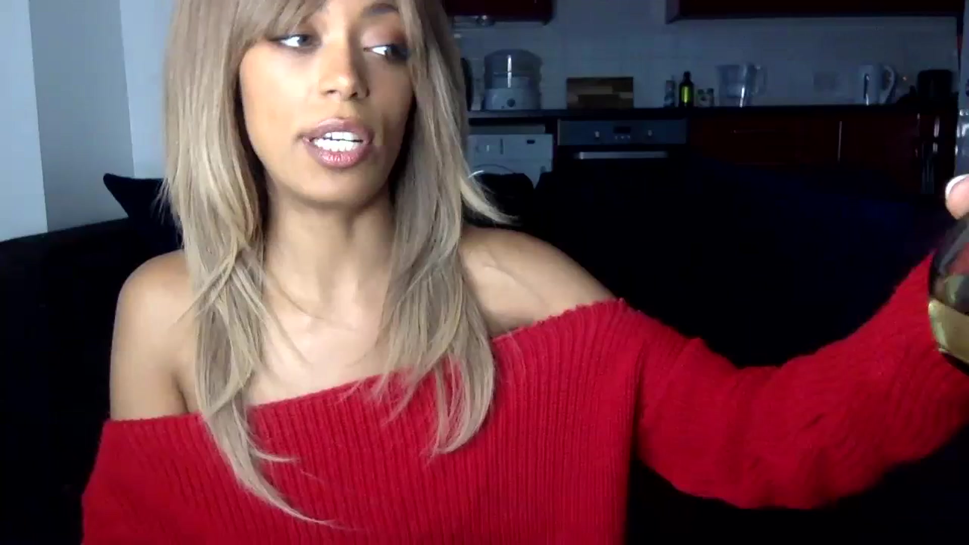 Gallery image thumbnail from MissLuna22's myfreecams stream on, 01/21/2024, 16:37 image 1 of 20