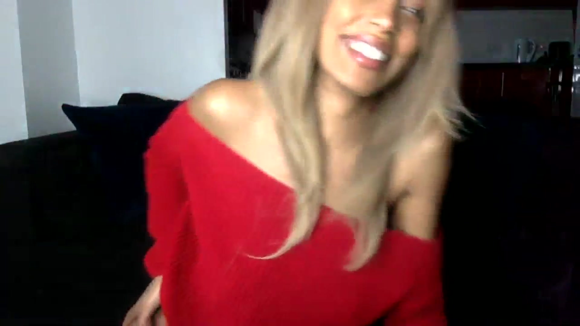 Gallery image thumbnail from MissLuna22's myfreecams stream on, 01/21/2024, 16:37 image 19 of 20