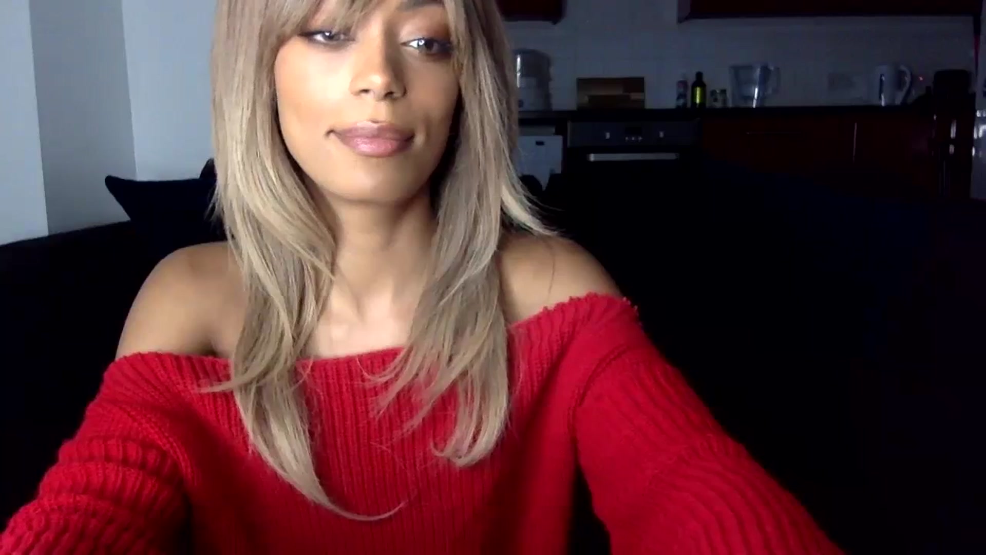 Gallery image thumbnail from MissLuna22's myfreecams stream on, 01/21/2024, 16:37 image 12 of 20
