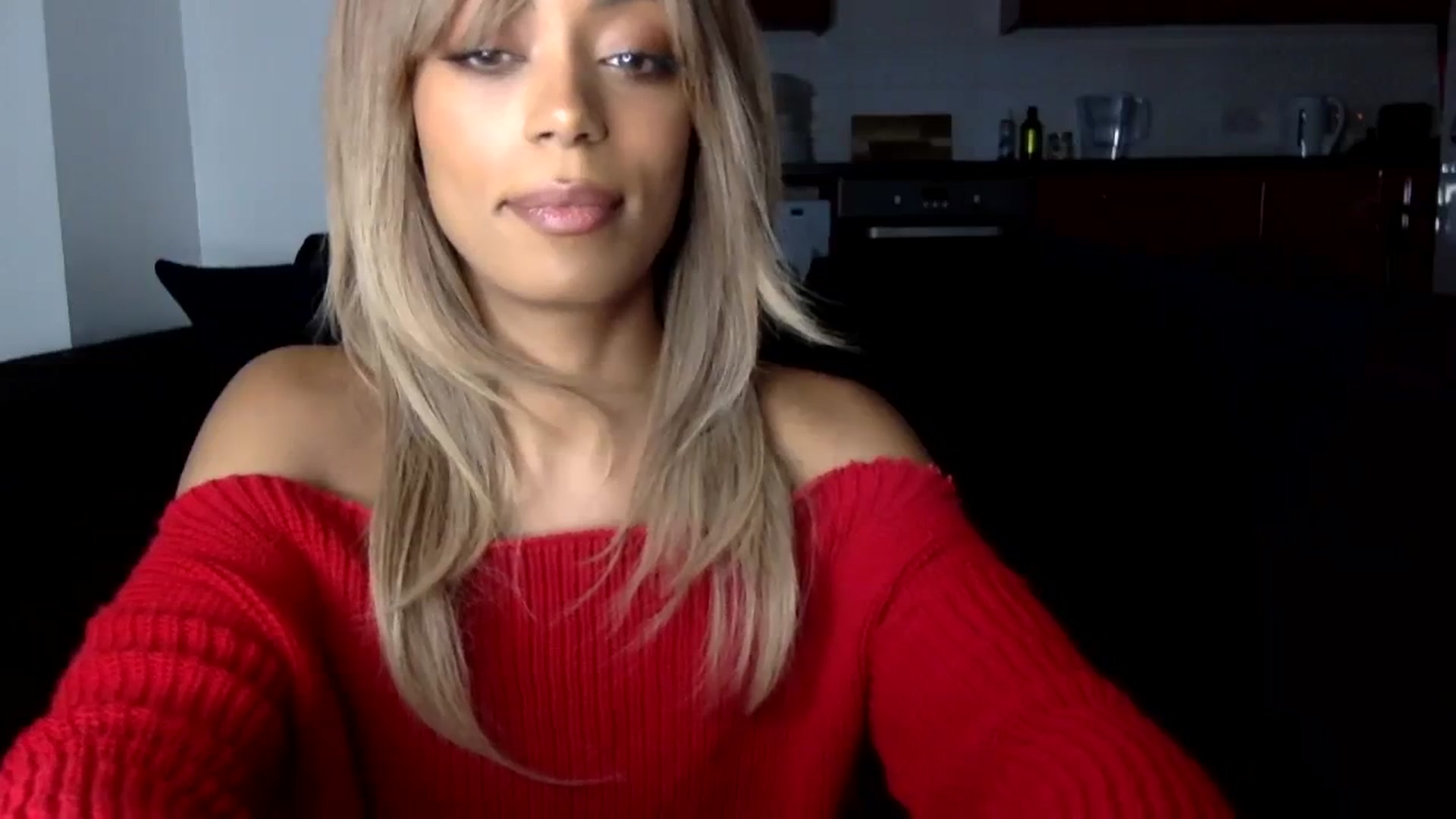 Gallery image thumbnail from MissLuna22's myfreecams stream on, 01/21/2024, 16:37 image 15 of 20