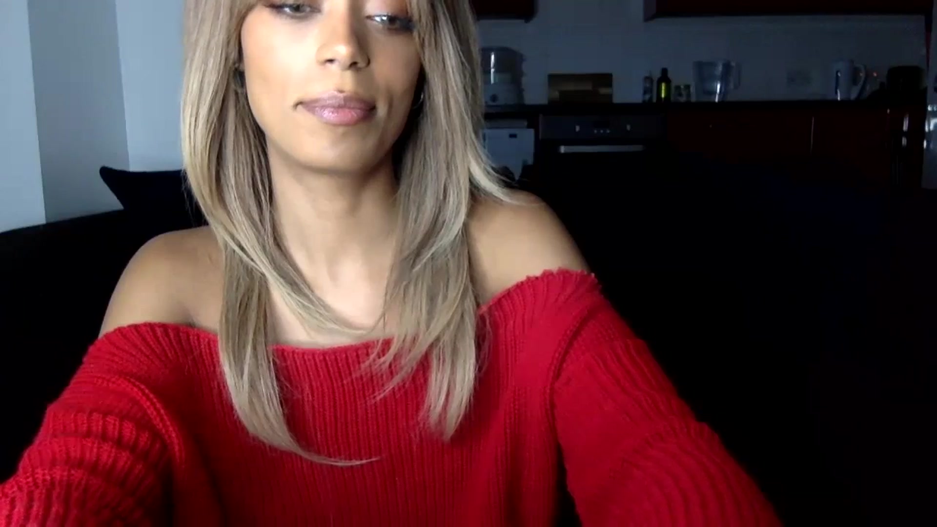 Gallery image thumbnail from MissLuna22's myfreecams stream on, 01/21/2024, 16:37 image 18 of 20