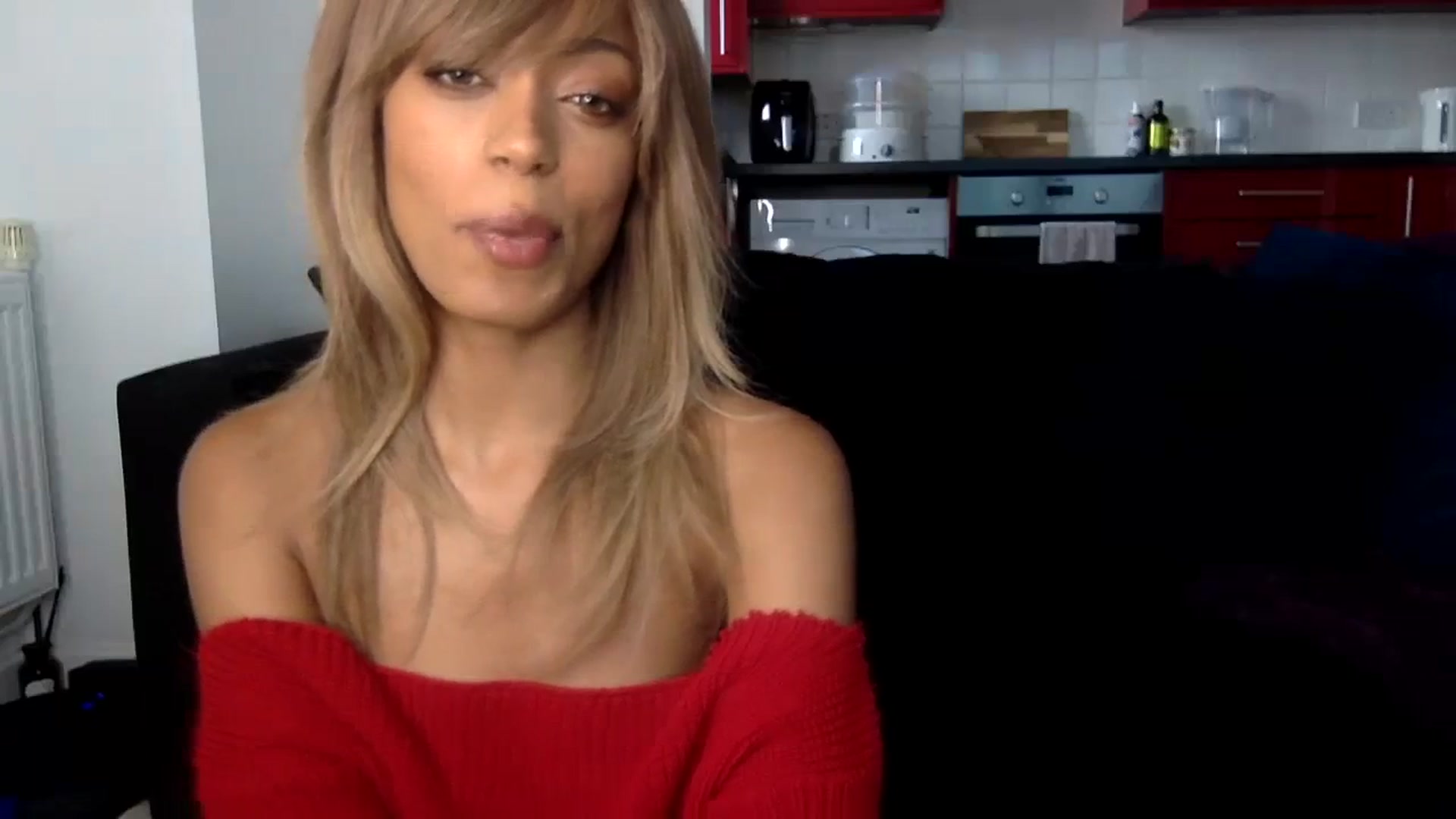 Gallery image thumbnail from MissLuna22's myfreecams stream on, 01/25/2024, 13:01 image 18 of 20