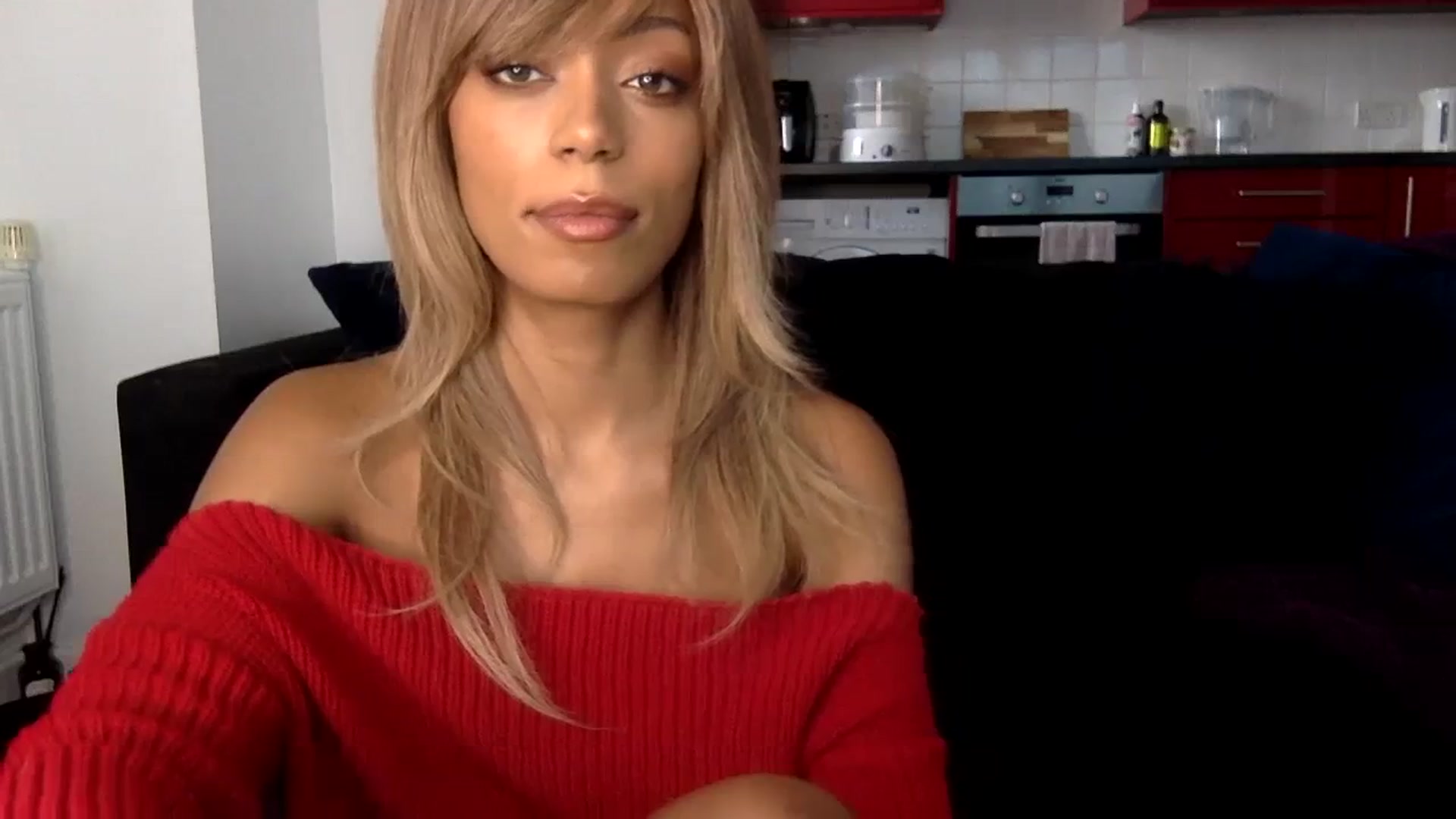 Gallery image thumbnail from MissLuna22's myfreecams stream on, 01/25/2024, 13:01 image 10 of 20